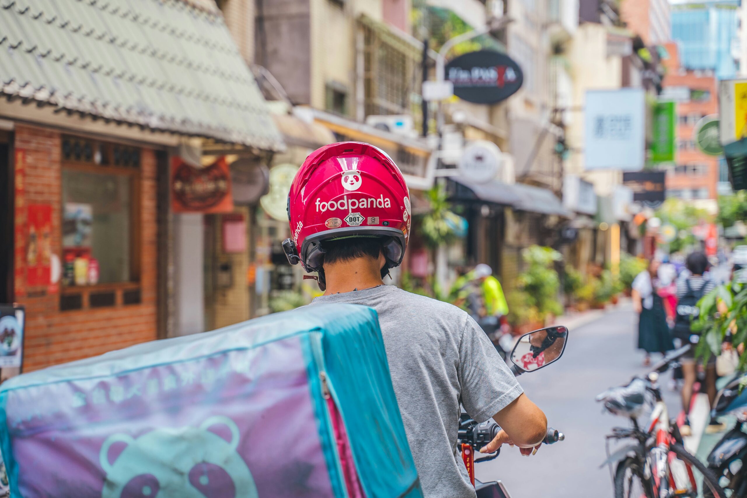 Third-party delivery and fulfillment orchestration